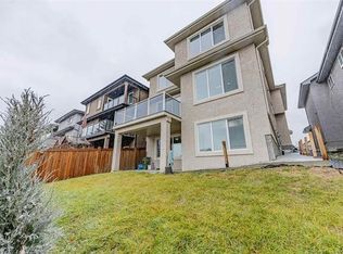 9007 181st Ave NW #MF, Edmonton, AB T5Z0K1