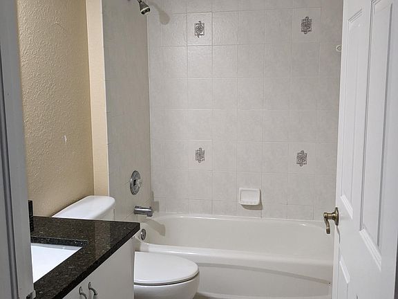 2nd image of 914 SE 14th St