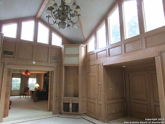 5th image of 203 Five Oaks Dr