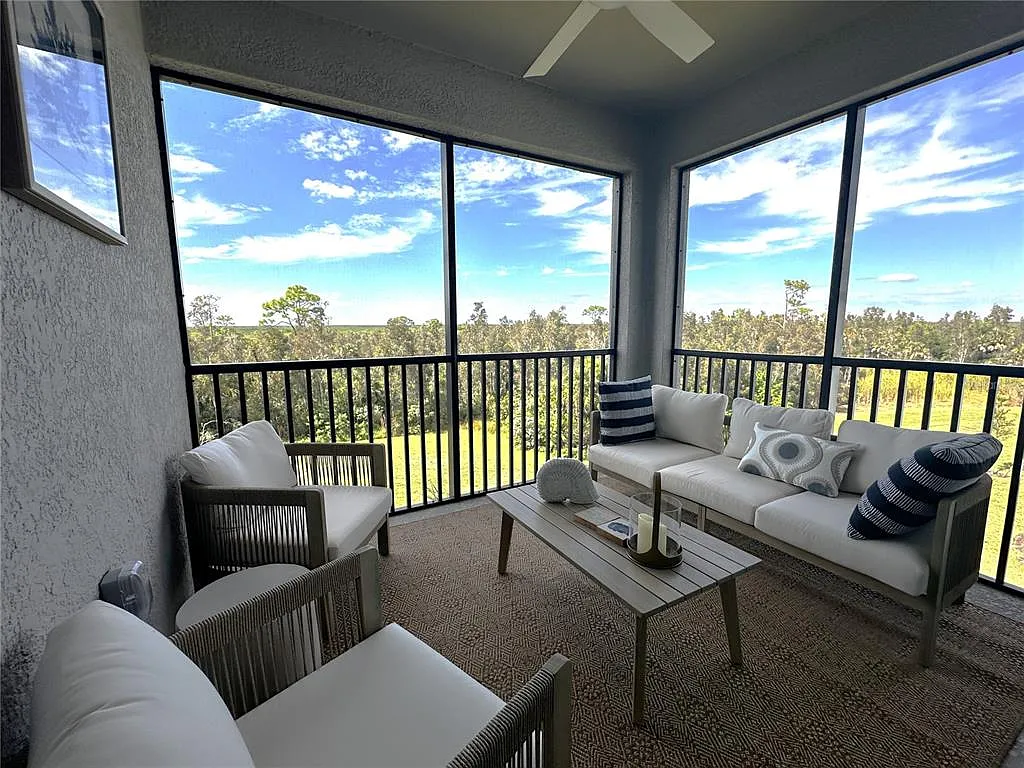 3 bed, 2.0 bath, 1301 sqft, $6,000 — Photo 2