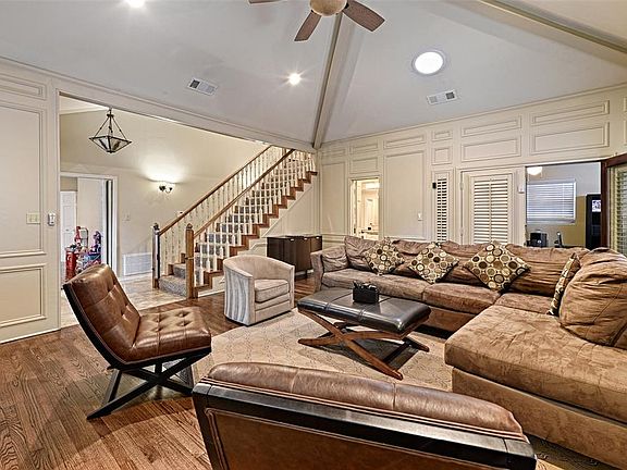 4th image of 12536 Degas Ln