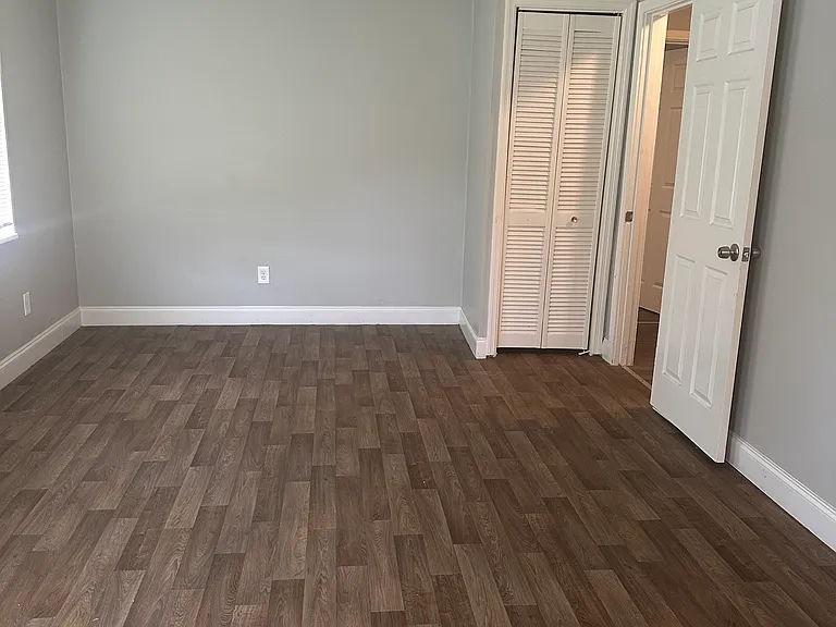 521 Lovoy St — Photo 2