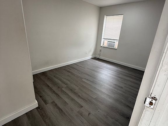 4th image of 1425 14th St W APT D