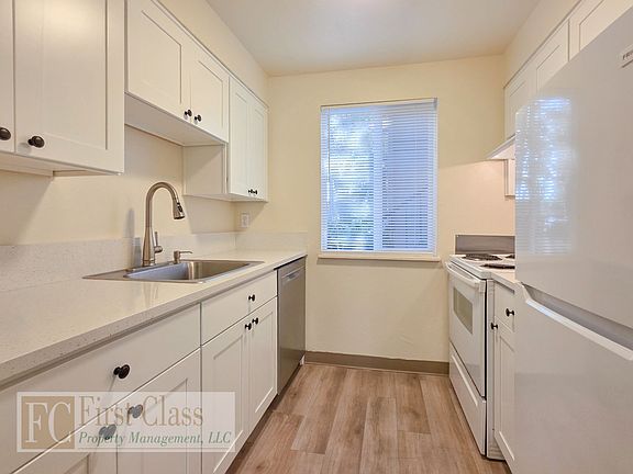 4th image of 20125 SW Tualatin Valley Hwy APT 9