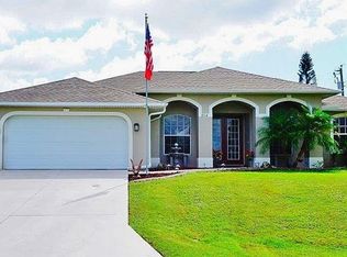 864 SW 17th Ter, Cape Coral, FL 33991