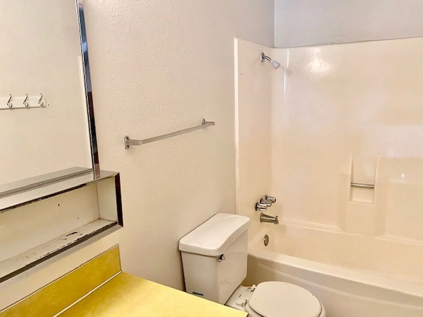 804 37th Avenue Court — Photo 4