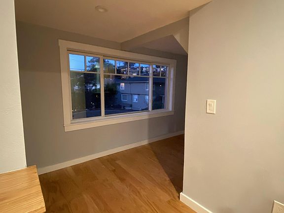3rd image of 4162 Greenwood Ave