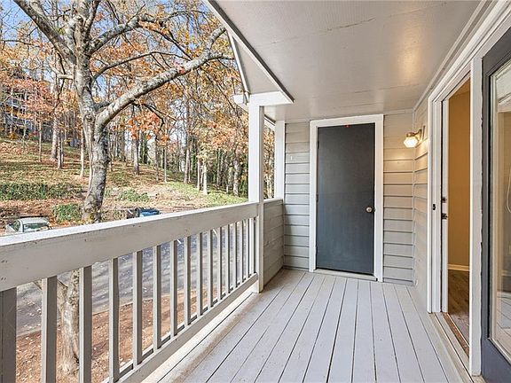 4th image of 408 Warm Springs Cir