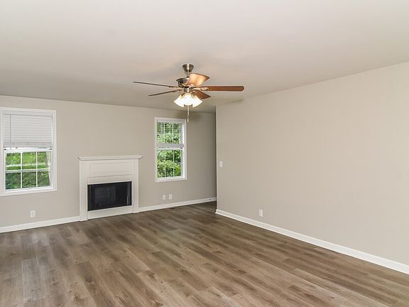 4th image of 5921 Belle Oaks Pl