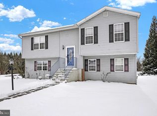 1582 Scotch Dr, York, PA 17404