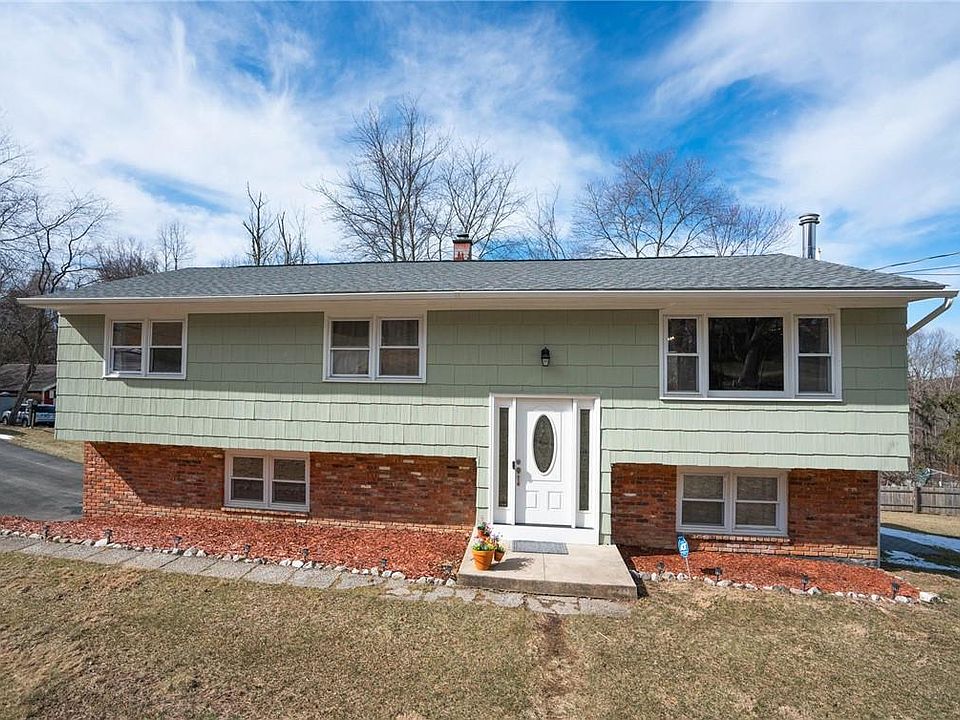 1st image of 68 Chief Nimham Drive