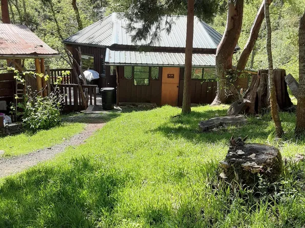 4280 Lower Wolf Creek Rd, Wolf Creek, OR 97497