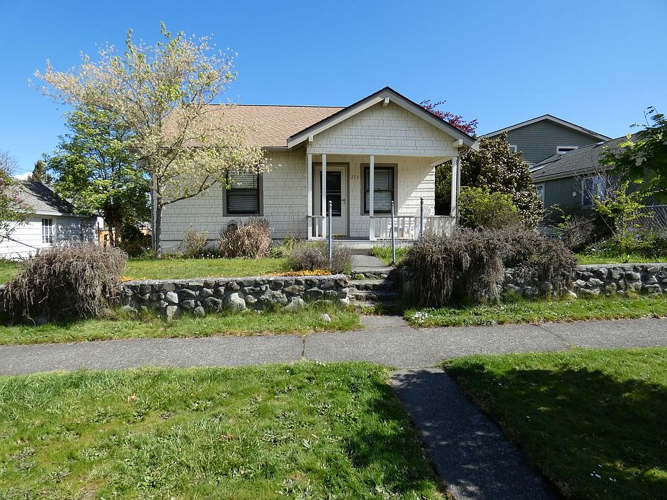 1st image of 213 E 12th St