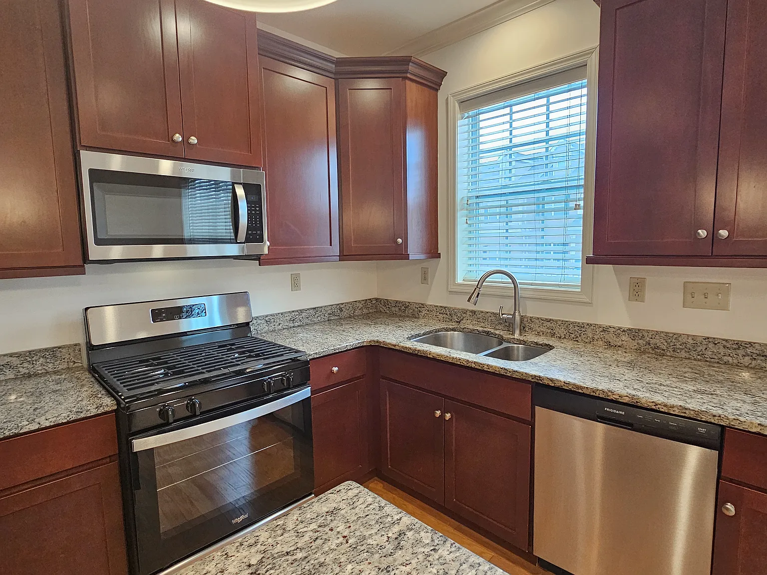 2 bed, 1408 sqft, $3,295 — Photo 3