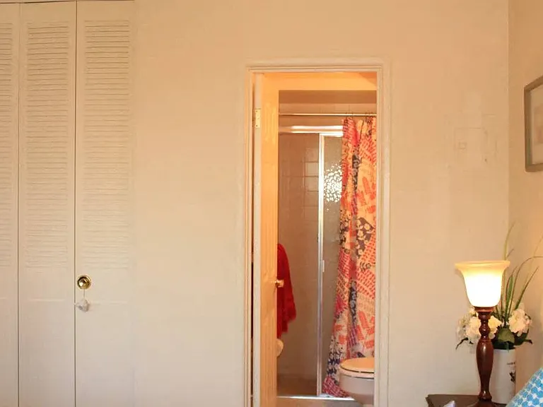 Colonial Village Apartments — Photo 13