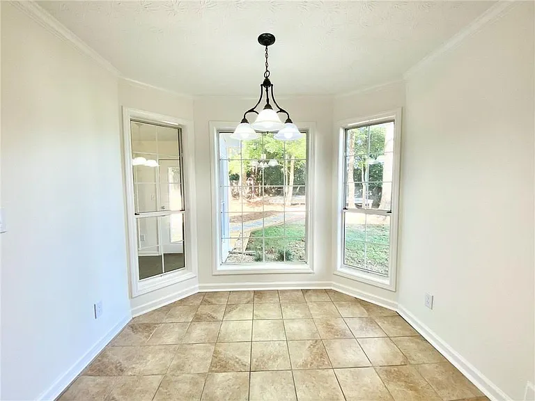 640 Suwanee Lakes Cir — Photo 14