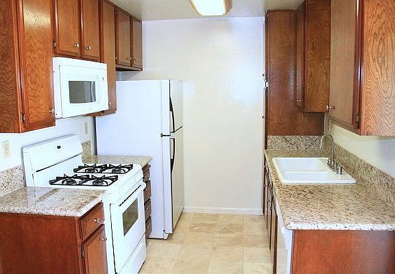 2nd image of 369 Orizaba Ave APT 2