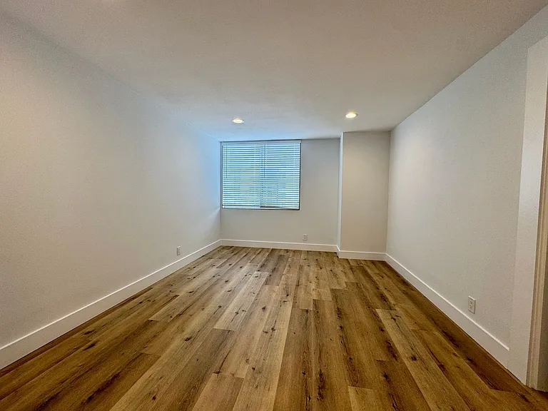 10751 Wilshire Blvd #1404 — Photo 11