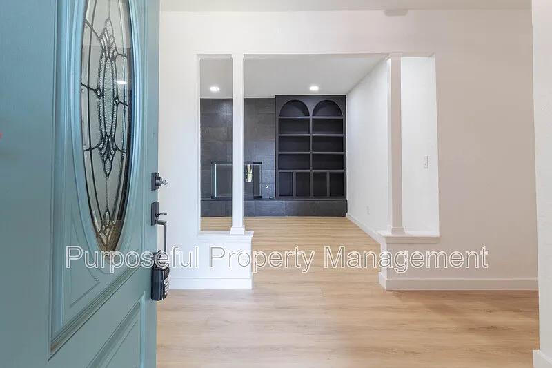 3 bed, 2.0 bath, 1292 sqft, $1,600 — Photo 4