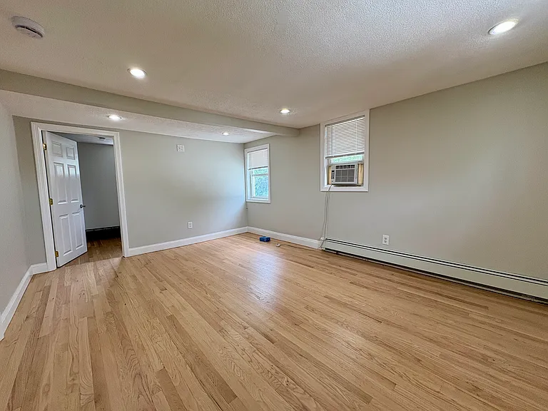 1318 Salem St — Photo 29