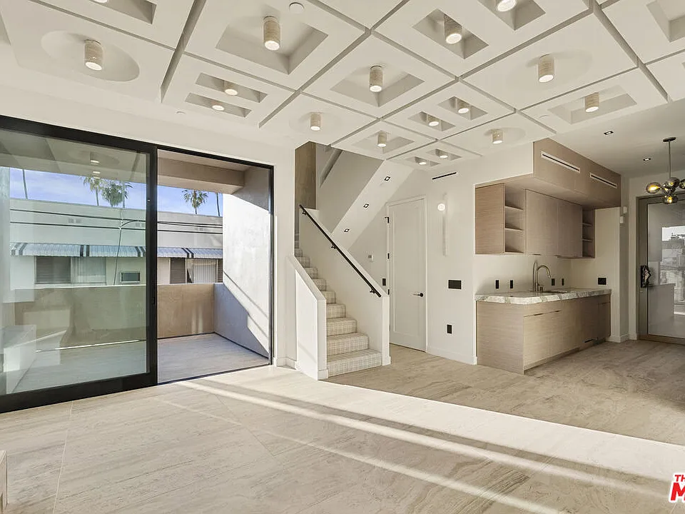 1021 N Ogden Dr #Penthouse 7