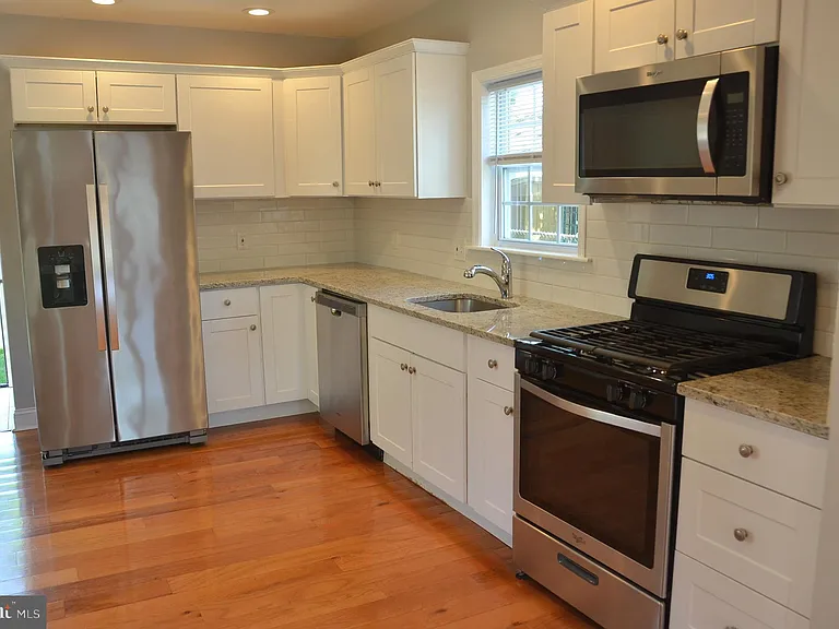 713 Miller St — Photo 3