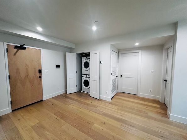 1658 K St NE #5