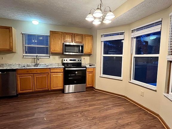 4th image of 7181 Candlestone Dr