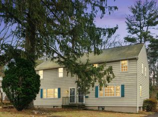 16 Old Stamford Rd, New Canaan, CT 06840