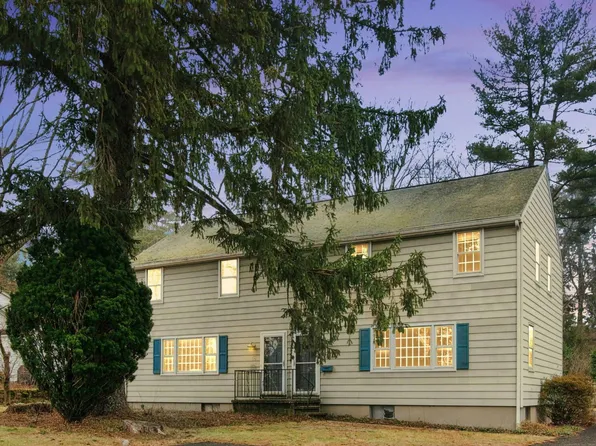 16 Old Stamford Road, New Canaan, CT 06840