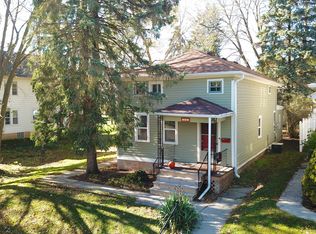 528 S 6th Ave, West Bend, WI 53095