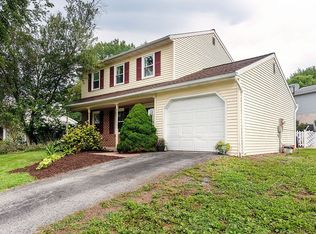 8 Ingham Dr, Stevens, PA 17578