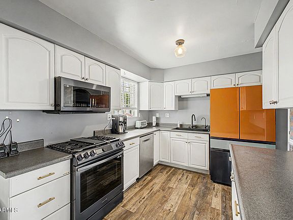 3rd image of 2037 W STATE Avenue