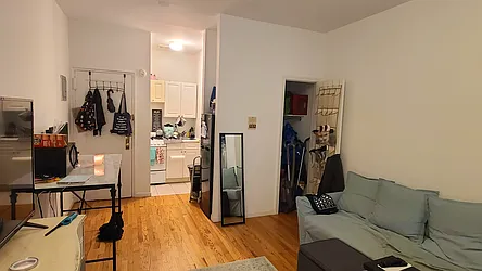 Rented by R New York