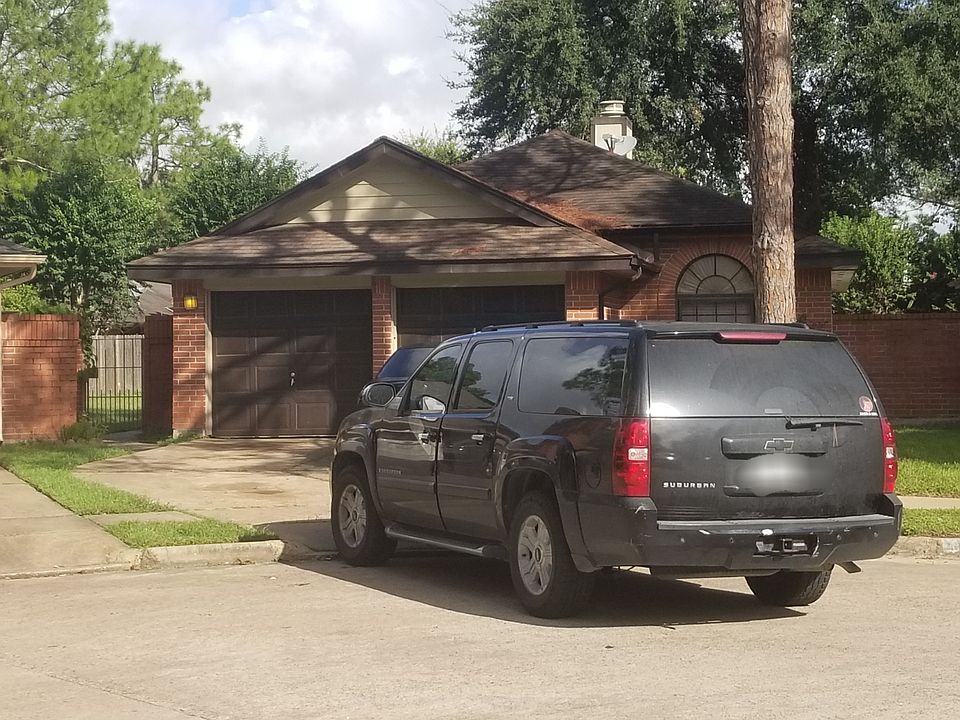 2nd image of 16122 Springbank Dr