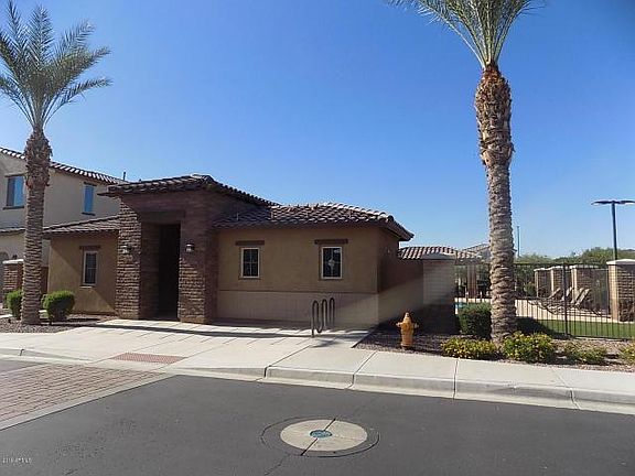 2nd image of 2820 E Citrus Way