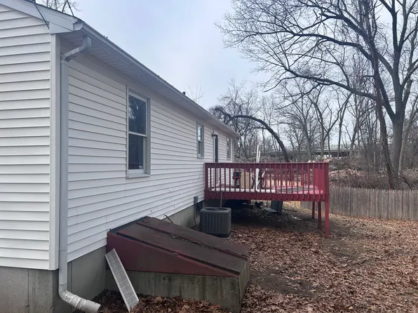 (undisclosed Address), Springfield, MA 01109