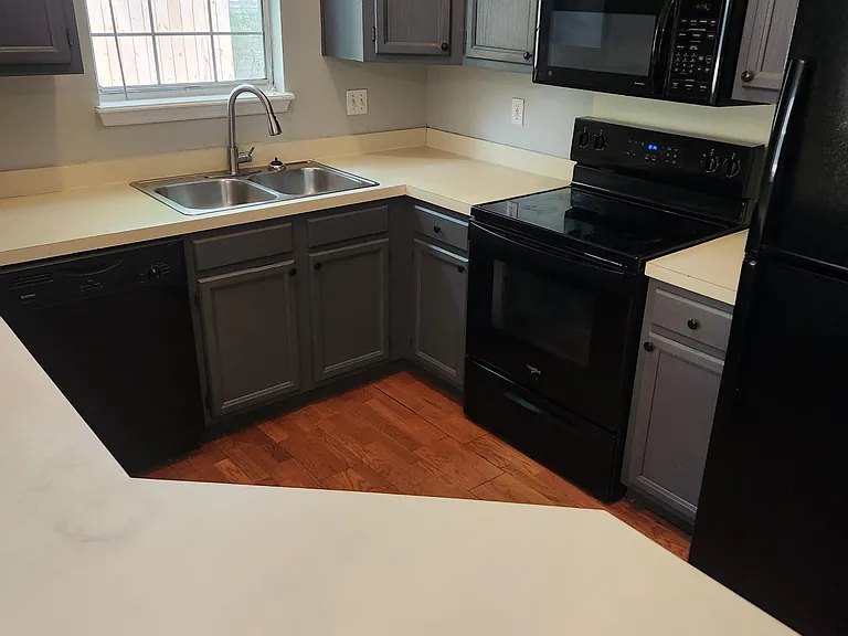 105 Mapperton Ct — Photo 12
