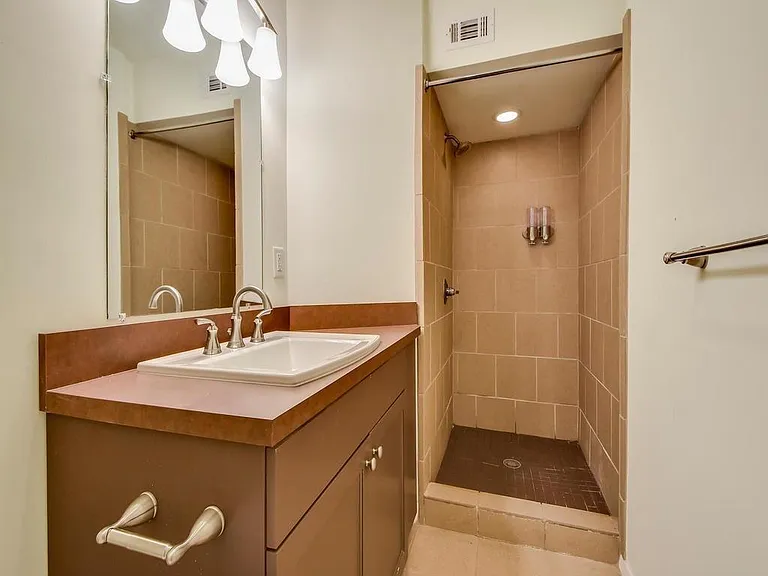 800 Leonard St — Photo 14