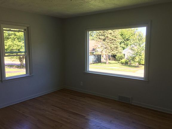 3rd image of 6804 Julian St
