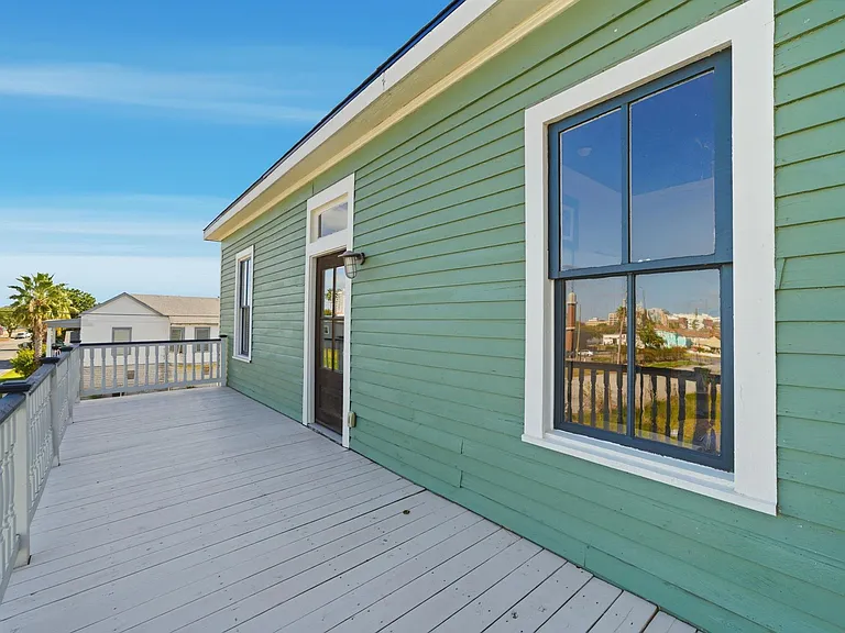 1001 Avenue K — Photo 33