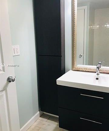 5th image of 2539 S Bayshore Dr APT 224A