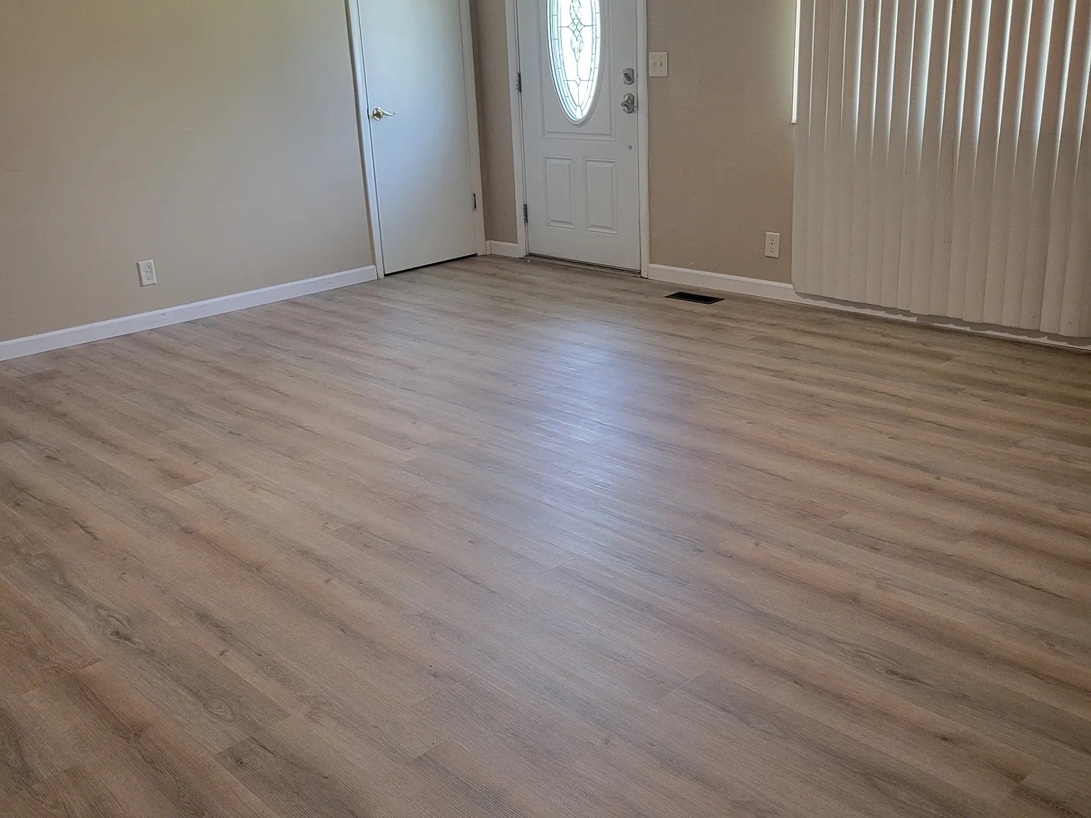 5 bed, 1660 sqft, $2,250 — Photo 2