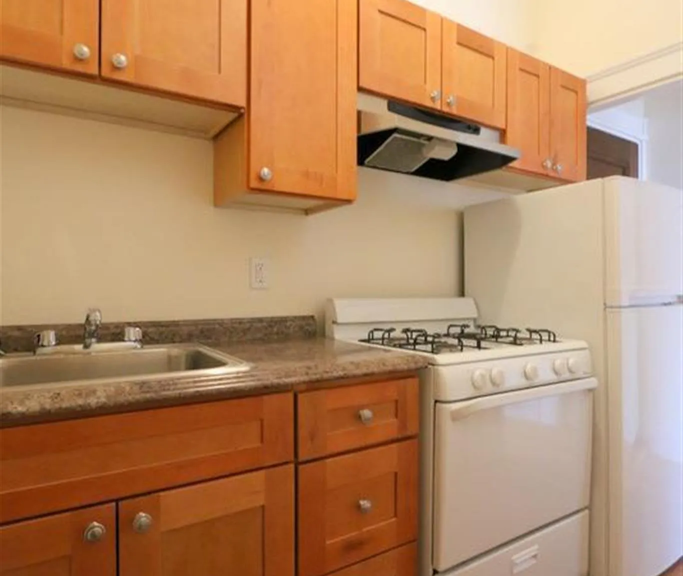 1 bed, $2,600 — Photo 1