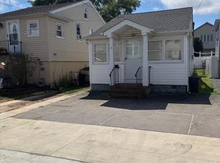 3 Hudson Street W, East Rockaway, NY 11518