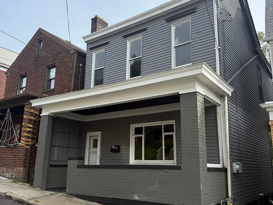 128 Sherman St