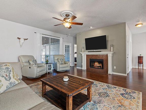 2nd image of 10870 Castle Dr