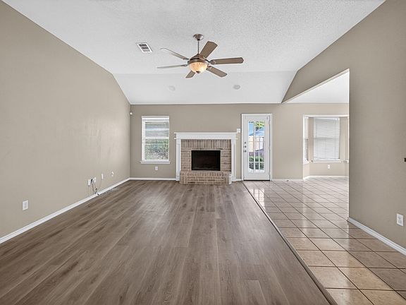 2nd image of 1105 Hidden Glade Dr