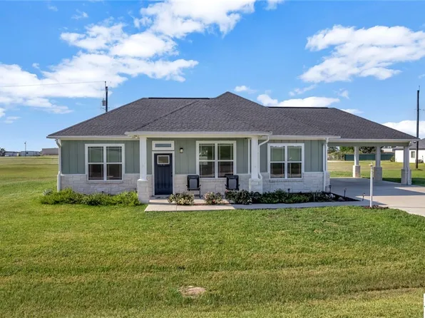 258 Curlew Dr, Palacios, TX 77465