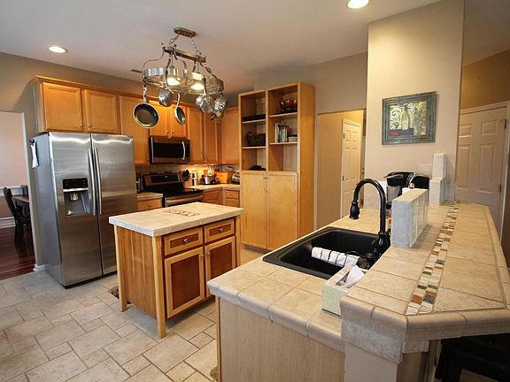 Nicely appointed kitchen